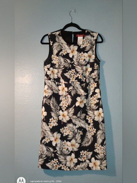 max mara studio Dresses & Skirts - MaxMara Black Floral Sleeveless Midi Dress with White & Yellow Bloom